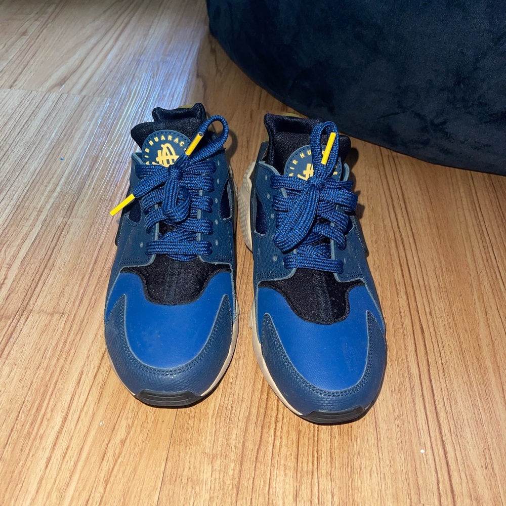 Huarache PRM Navy Blue - Size 6.5 Men (Runs Small)